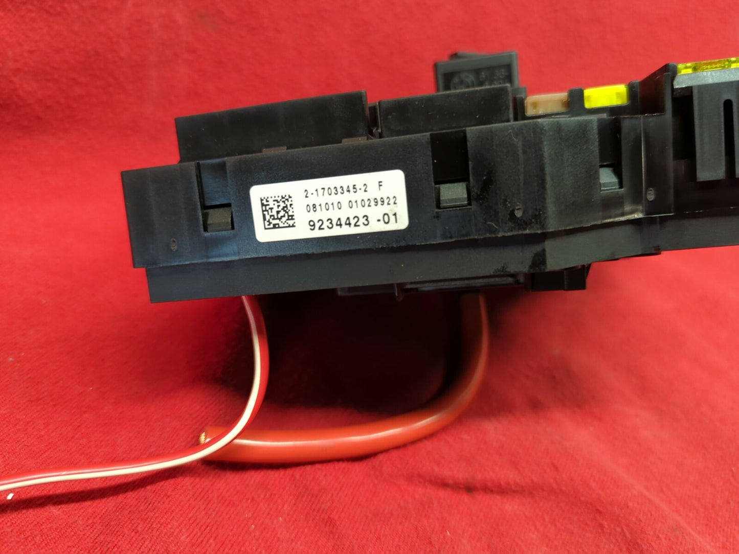 2011 2012 BMW 5 Series GT Relay Fuse Box Distribution Center Block LOWER