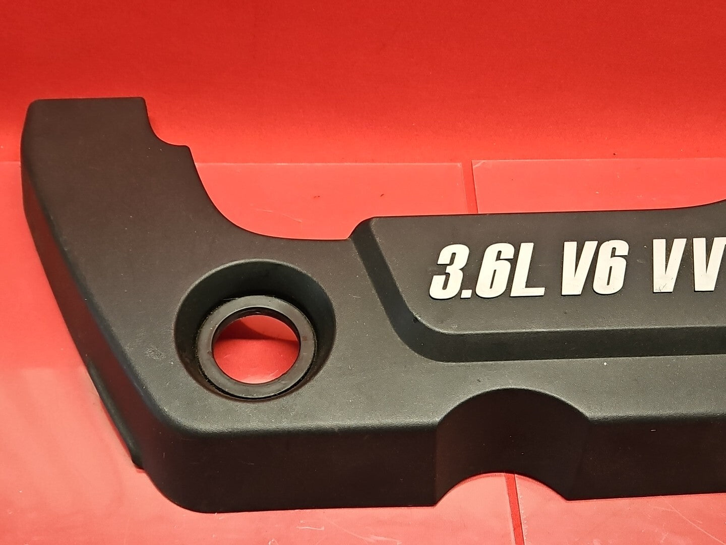 2007-2012 GM Multi Vehicle 3.6L Engine Cover Assembly 12634917
