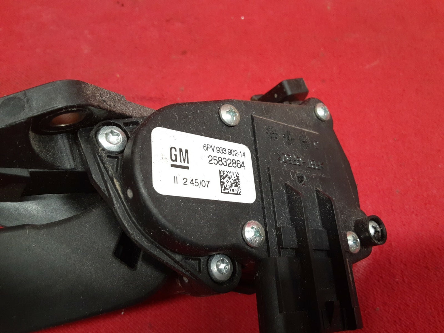 2007 - 2011 Chevrolet Chevy GMC Cadillac Hummer Accelerator Pedal Travel Sensor
