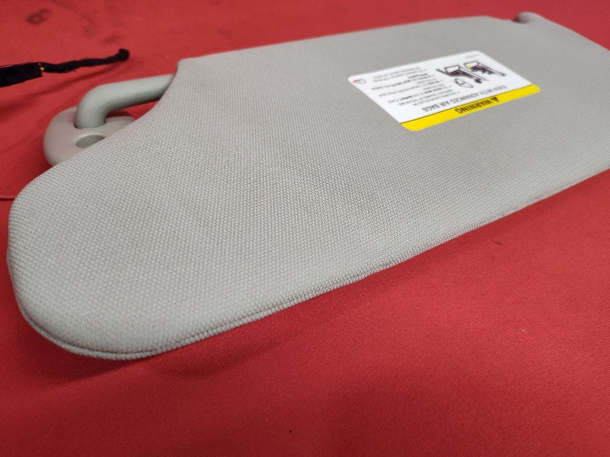 2005-2010 Jeep Grand Cherokee Sun Visor Shade Set LH RH ILLUMINATED Grey