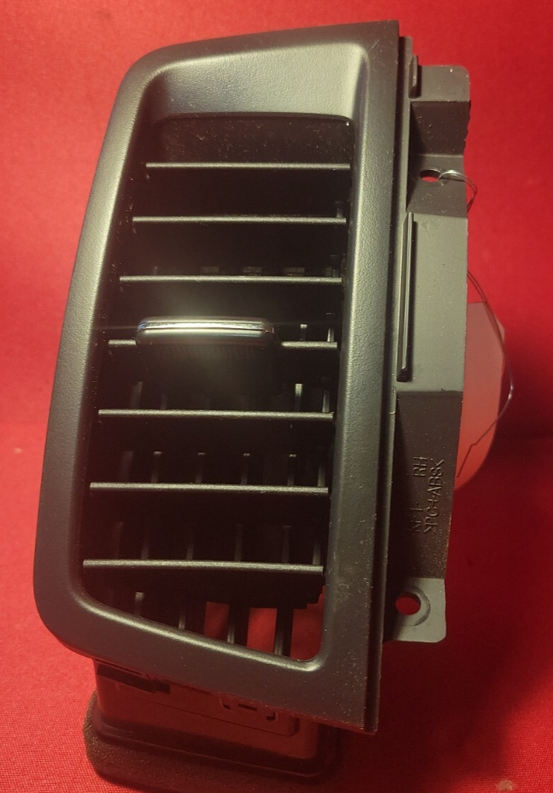 2010 - 2013 Kia Soul Driver Center Right Dashboard HVAC Vent 97420-2K000WK