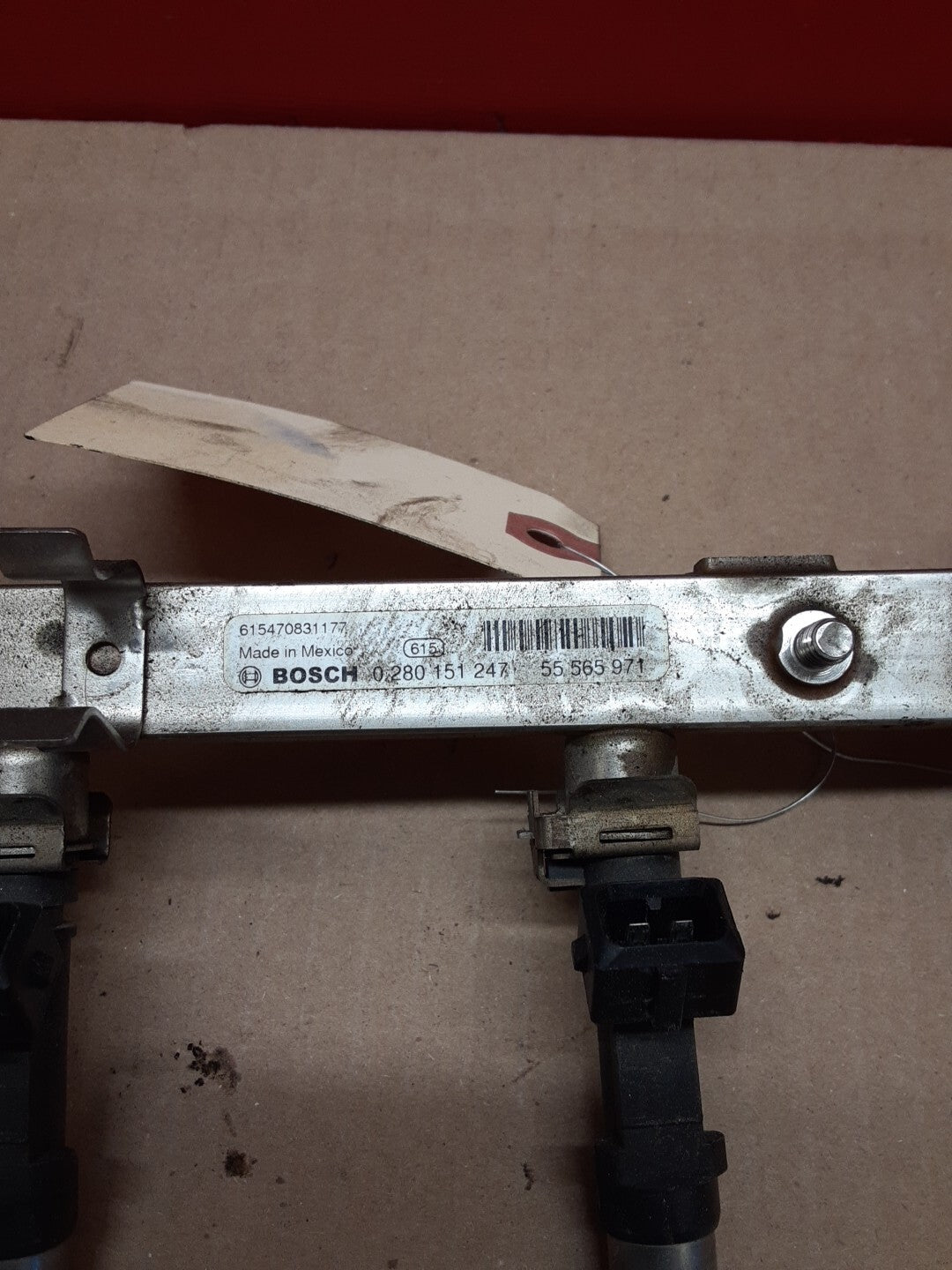 2011-2012 Gm Multi Vehicle 1.4L Fuel Rail W/ injectors 55565971