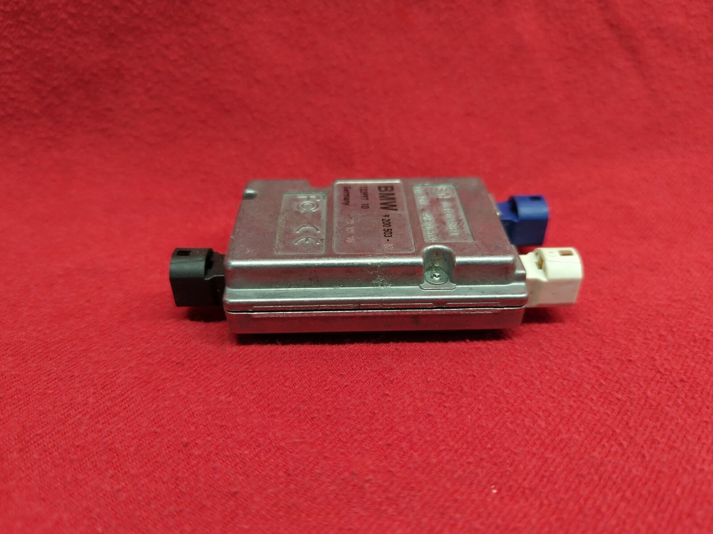 BMW Audio Interface Auxiliary Jack USB Hub Control Module 9-200-503