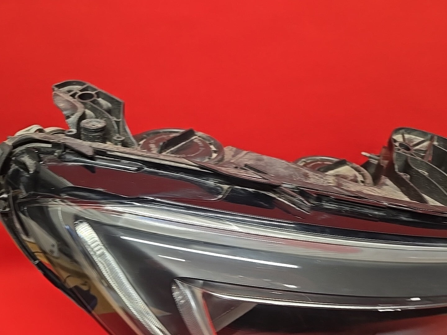 18-20 Buick Regal Sportback Tourx RIGHT PASSENGER Headlight HALOGEN - TABS GOOD