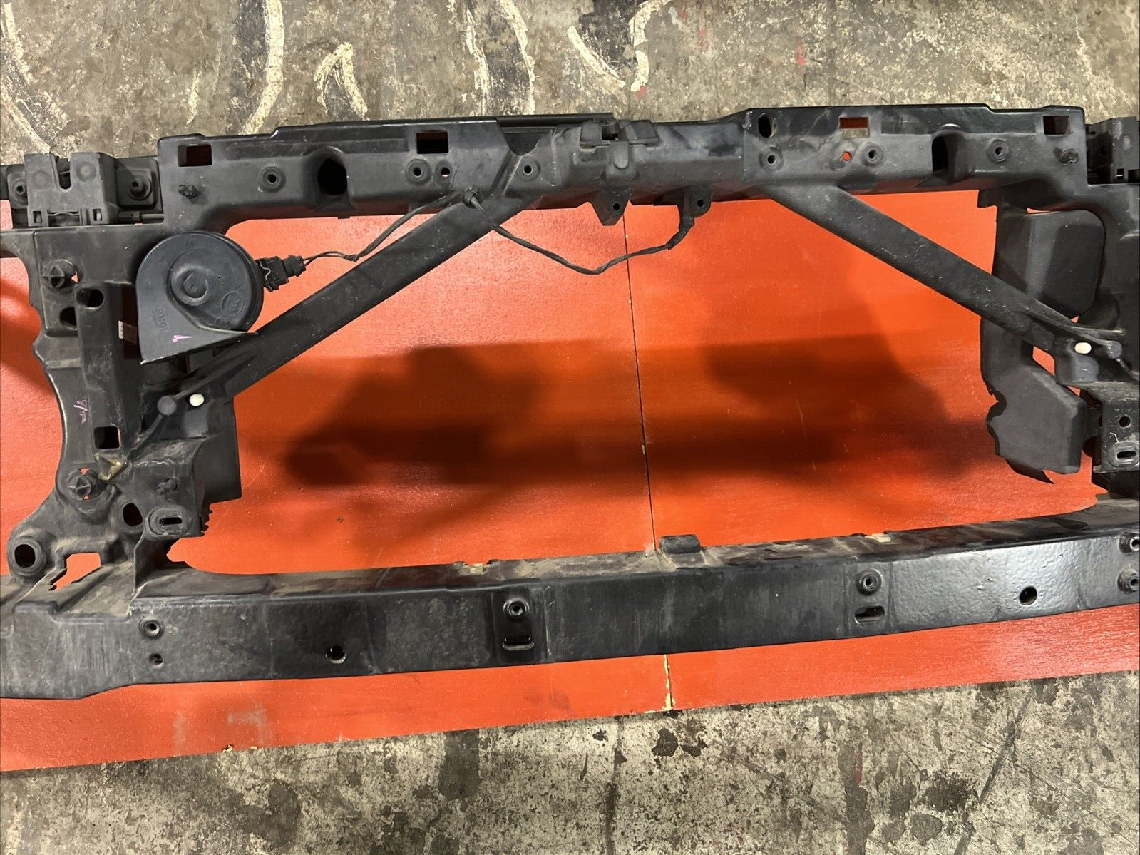 2005 - 2016 Land Rover Range Rover Sport / LR3 / LR4 Radiator Support