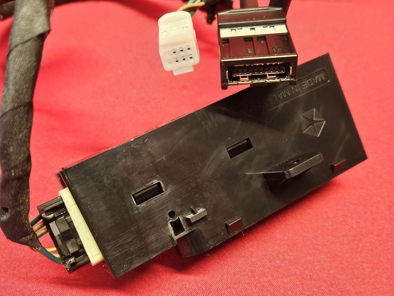 2014-2025 Durango / Grand Cherokee REAR RIGHT PASSENGER Audio Auxiliary Jack