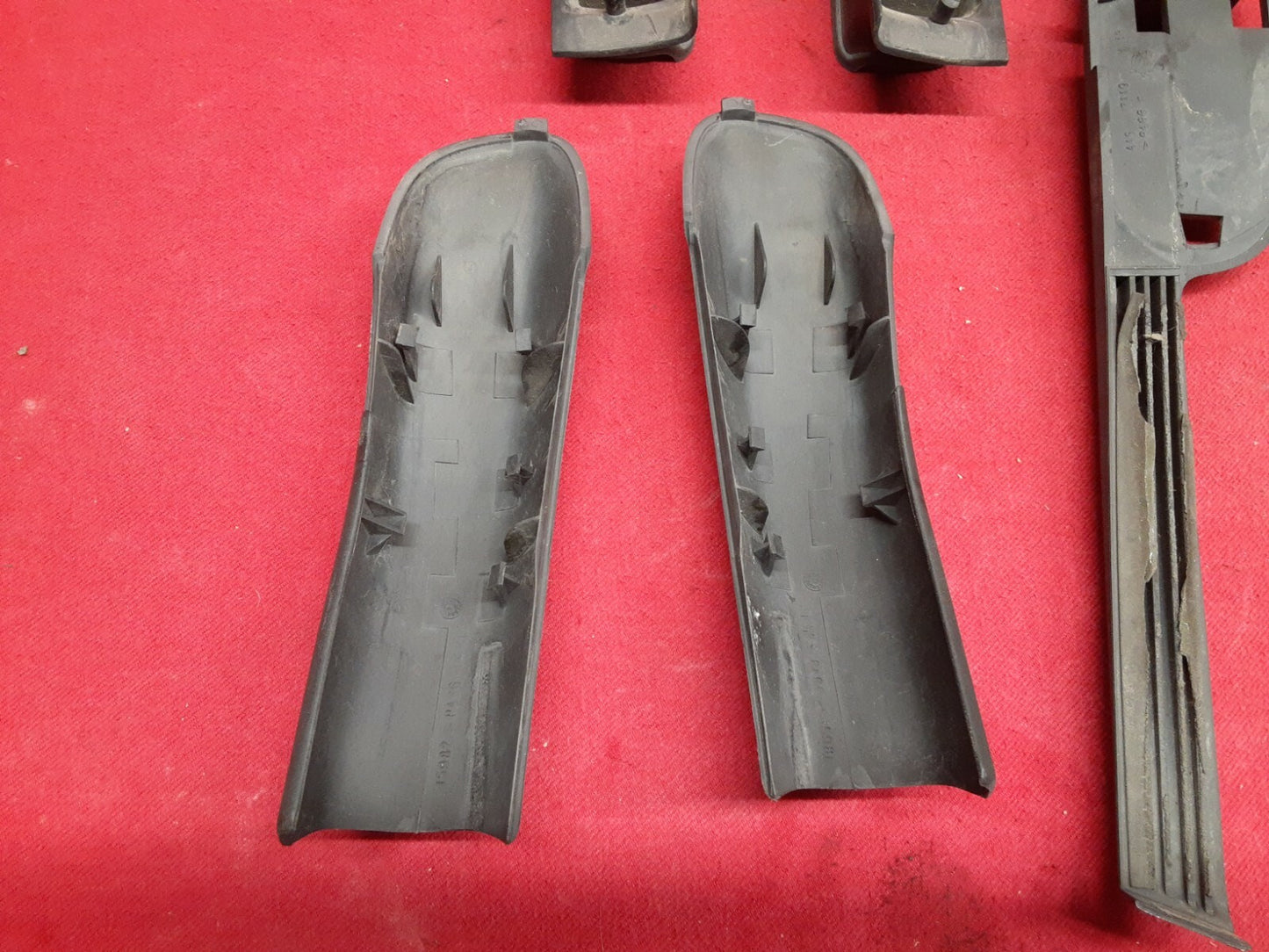 1999 - 2004 Jeep Grand Cherokee Limited Roof Ski Rack Bar Brackets & Hardware