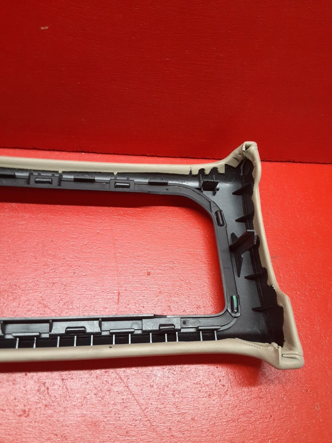 2013-2016 Land Rover Range Rover Center Dash Screen Display Trim Cover LR039393