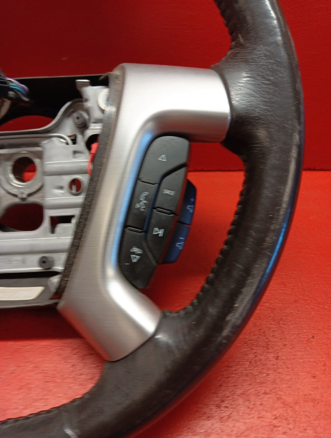 2009-2012 GMC Acadia Buick Enclave Steering Wheel Black Leather 20910933