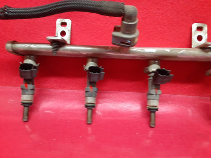 2012 - 2019 Mopar Dodge Dart Fiat 500 1.4L Fuel Rail Ramp W / Injectors