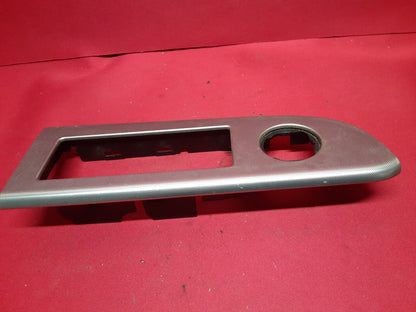 2006 - 2010 Jeep Grand Cherokee LEFT Master Window Door Bezel X35008303TJ