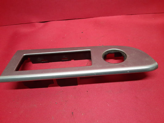 2006 - 2010 Jeep Grand Cherokee LEFT Master Window Door Bezel X35008303TJ
