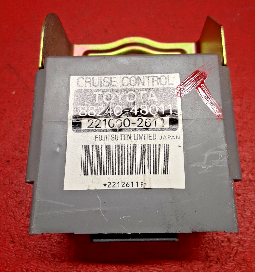 1999 2000 2001 Lexus RX300 Cruise Control Module Unit 8824048011