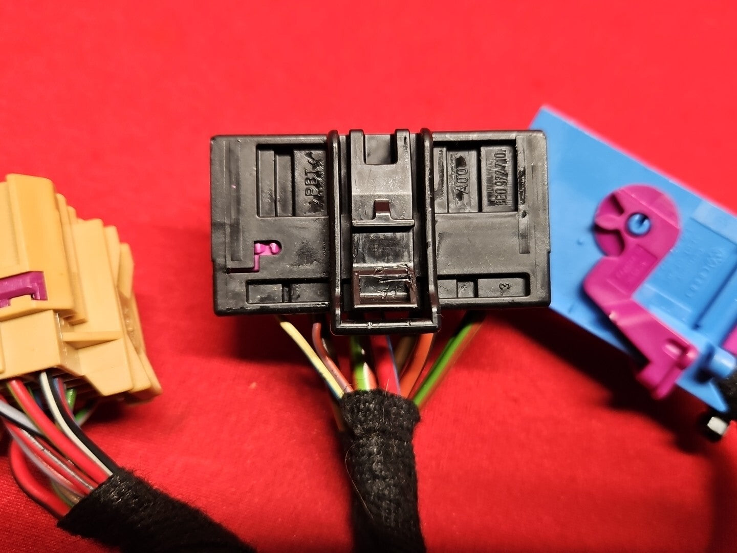 2007 2008 2009 Audi Q7 - Comfort Body Control Module Computer - PIGTAILS ONLY