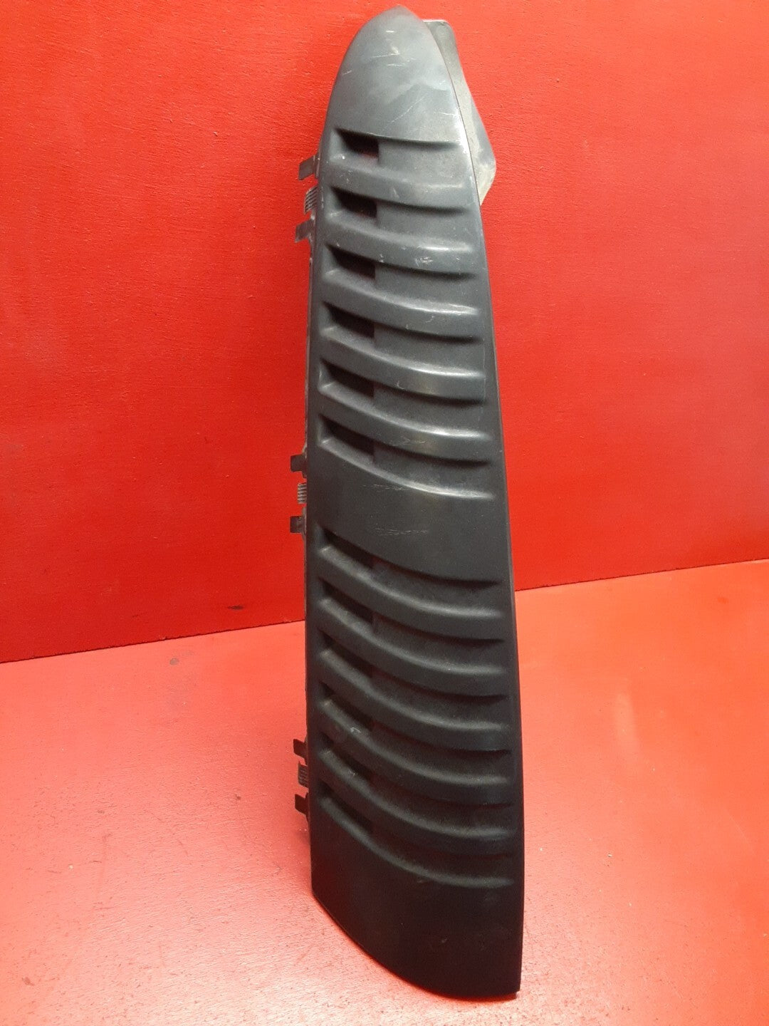 2000-2006 Chevrolet Suburban Left Quarter Panel Upper Applique 15764012