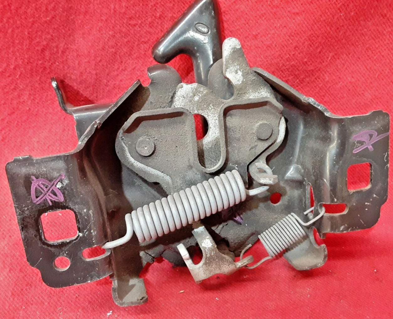 2006 - 2010 Ford Fusion / Edge / Milan - Hood Latch / Catch - 6E5Z16700AA