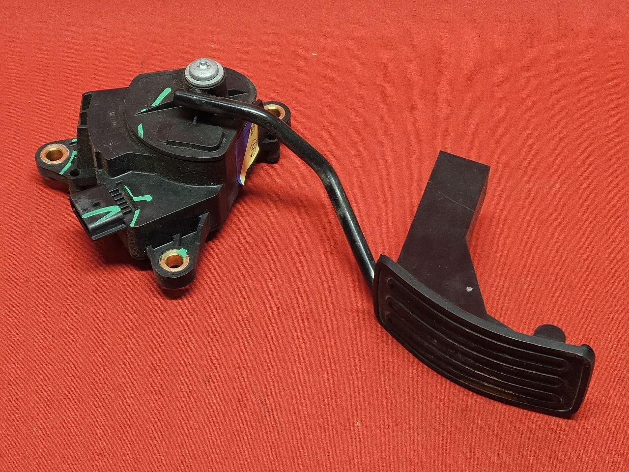 2008-2015 Nissan Rogue 2.5L L4 Accelerator Pedal w/ Sensor Assembly