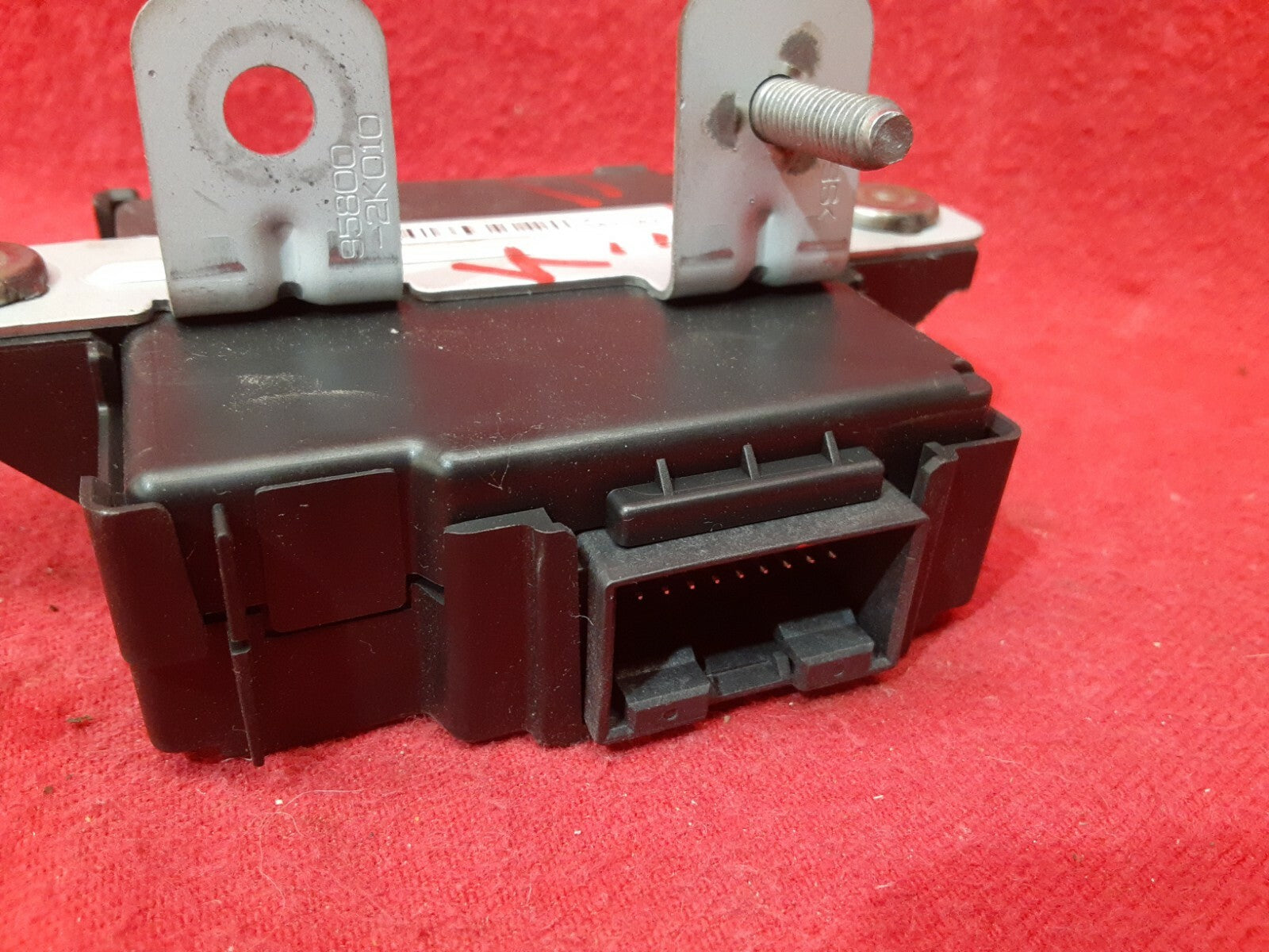 2010 2011 Kia Soul TPMS Tire Pressure Assembly Control Module Unit 95800-2K000