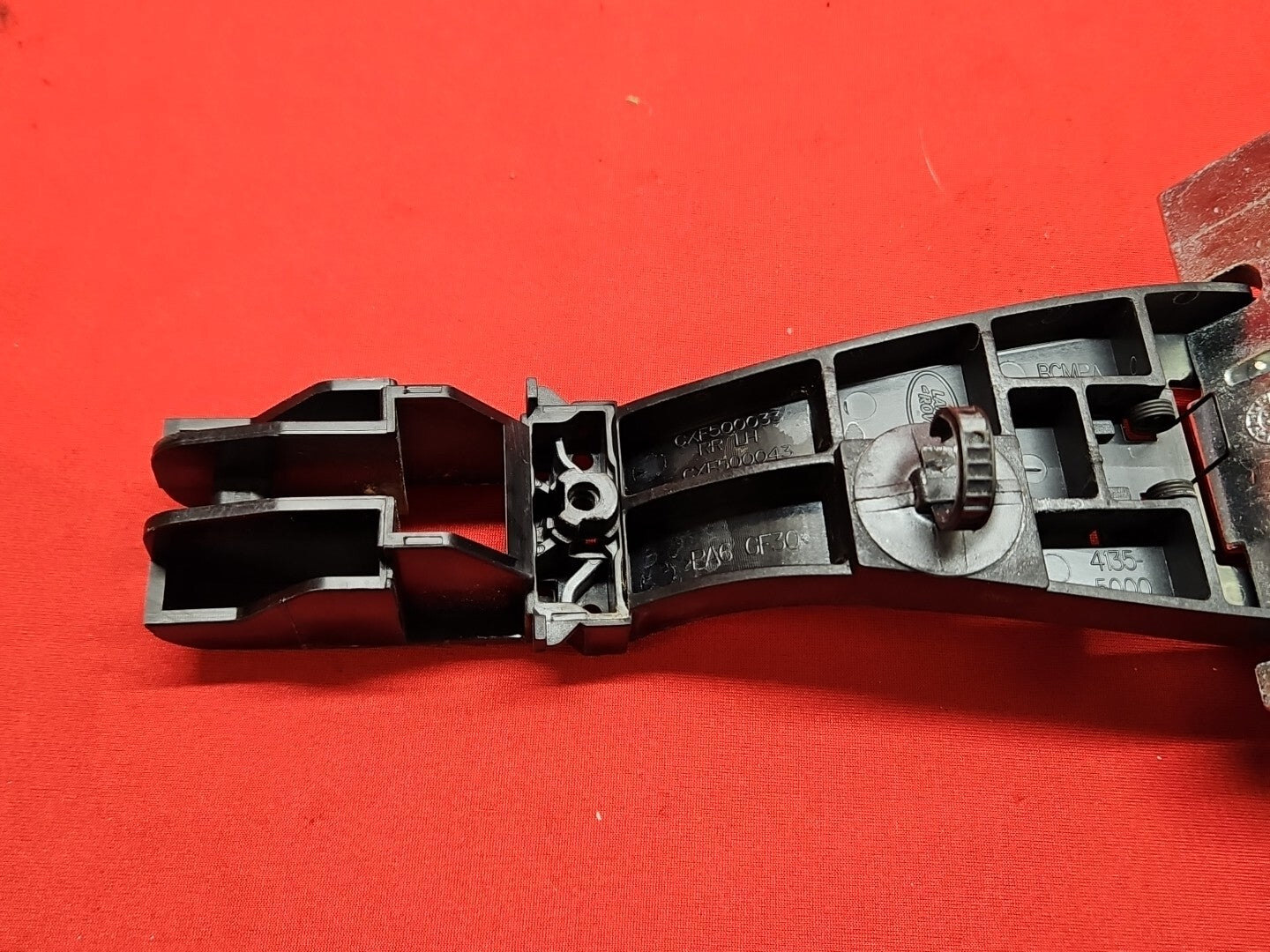 2005 - 2016 Land Rover Range Rover RIGHT PASSENGER REAR Door Handle Base Bracket