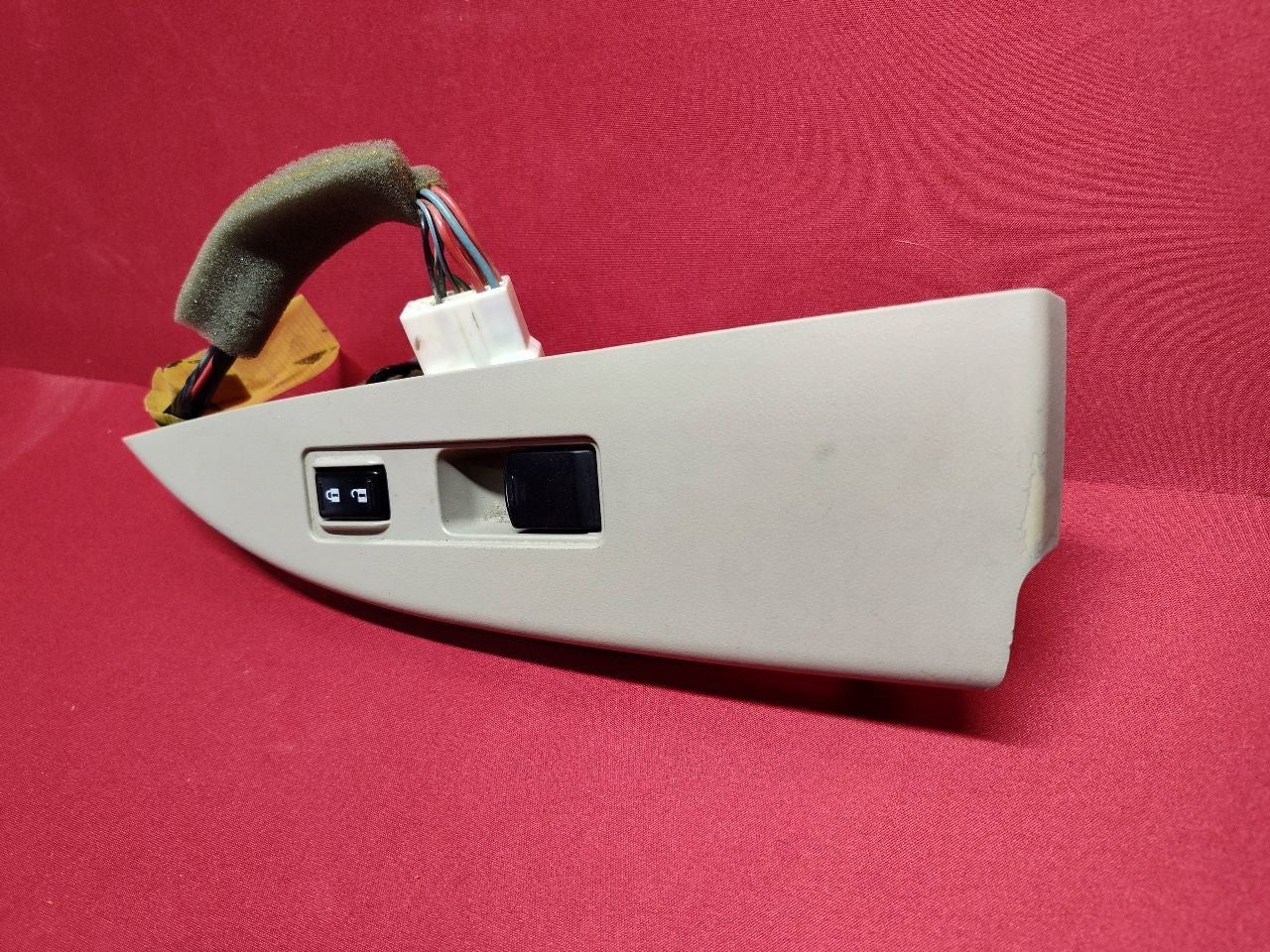 2010-2014 Subaru Outback Front Right Passenger Door Window Switch w/ Bezel