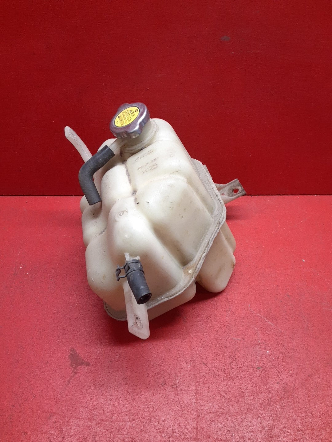 2005 2006 2007 Nissan Pathfinder Coolant Reservoir Tank 21710-EA000
