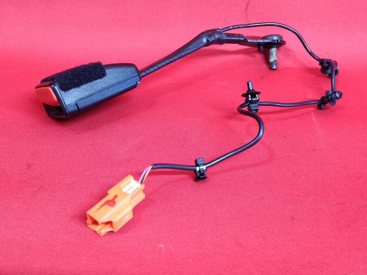 2017-2019 Range Rover Evoque Front Left or Right Seat Belt Buckle Receptacle