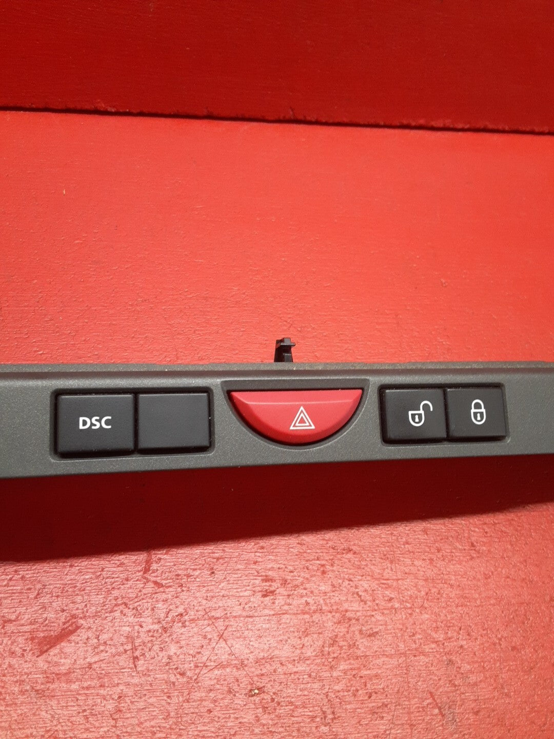 2005 2006 2007 Land Rover LR3 Hazard Switch Lock Switch Assembly YUL500450WUX