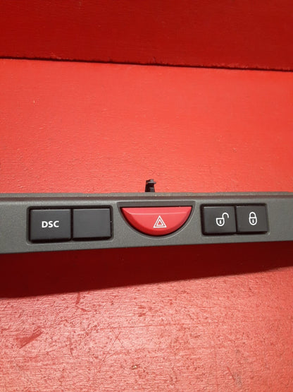 2005 2006 2007 Land Rover LR3 Hazard Switch Lock Switch Assembly YUL500450WUX