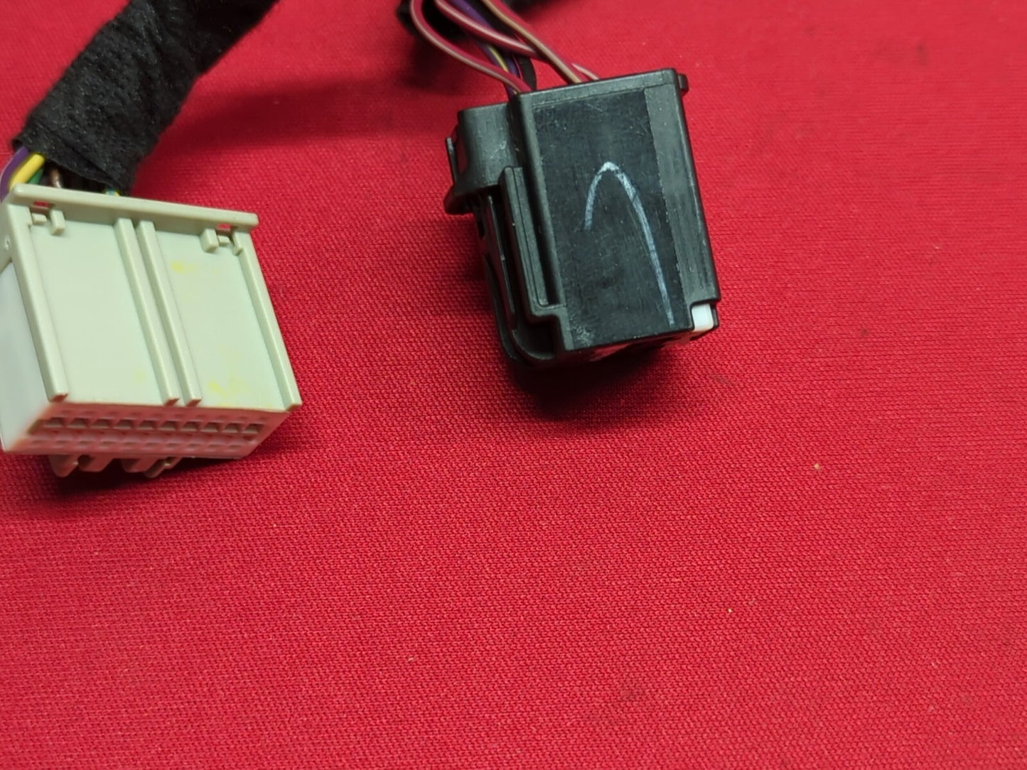 2010 - 2016 - GM Keyless Entry Module / BCM - 13578644 - 5DK 009703-01  PIGTAILS