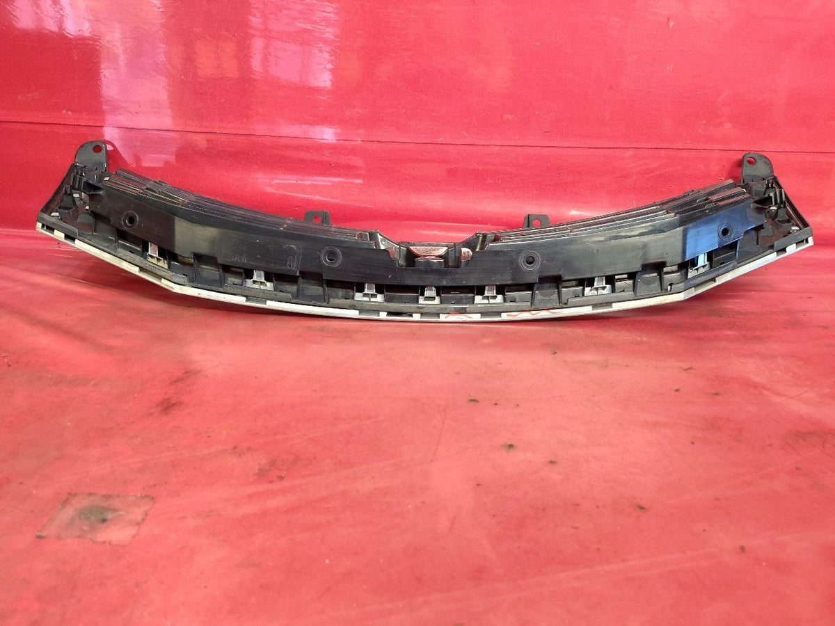 2008-2010 Honda Accord Front Bumper Grille Assembly w/ Emblem Chrome Trim