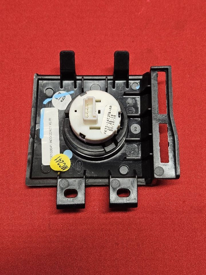 2015-2019 Land Rover Range Rover Evoque Stop Start Ignition Button w/ Bezel
