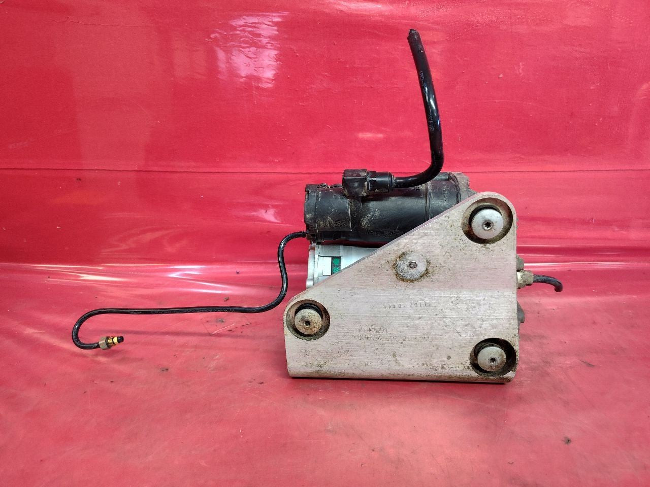 2012-2016 Land Rover LR4 Pneumatic Air Ride Suspension Compressor Pump 119k