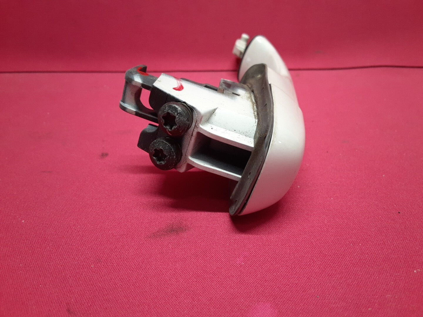 1998 1999 Volvo S70 V70 OUTER LEFT REAR DRIVER Door Handle - 189 Polar White
