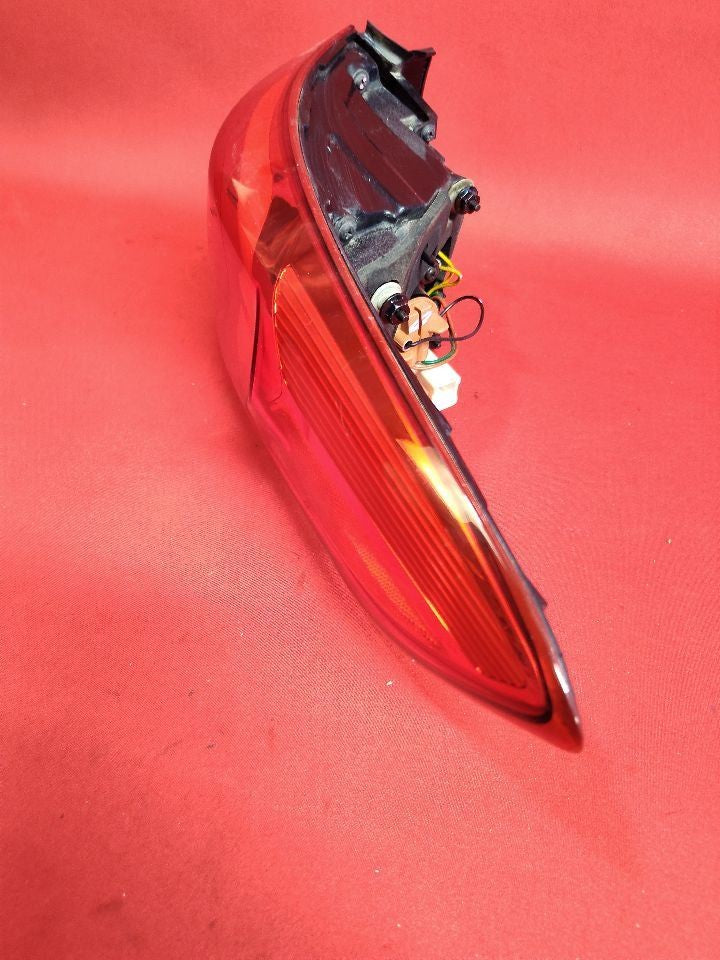 2015-2017 Hyundai Sonata GDI RIGHT PASSENGER Outer Tail Light Lamp Halogen