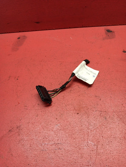 2001-2004 Mercedes-Benz C230 240 320 Right Taillight Assembly Pigtail 2038201064