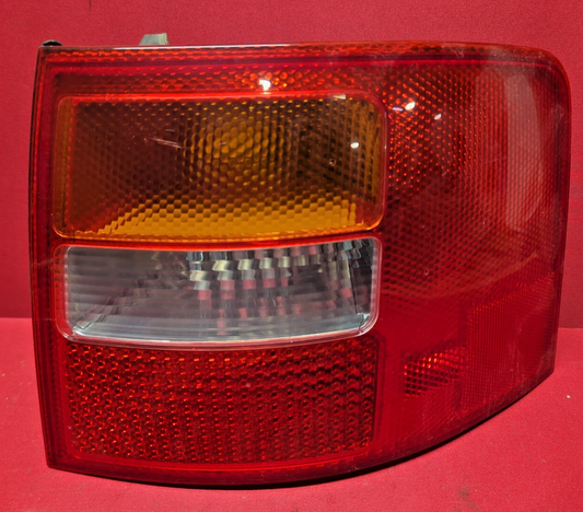 2002 - 2005 Audi Wagon RIGHT Tail Light Lamp Assembly 	4B9-945-095-G-3FZ