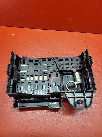 2013 Chevrolet Cruze Positive Battery Fuse Block Unit 96889385