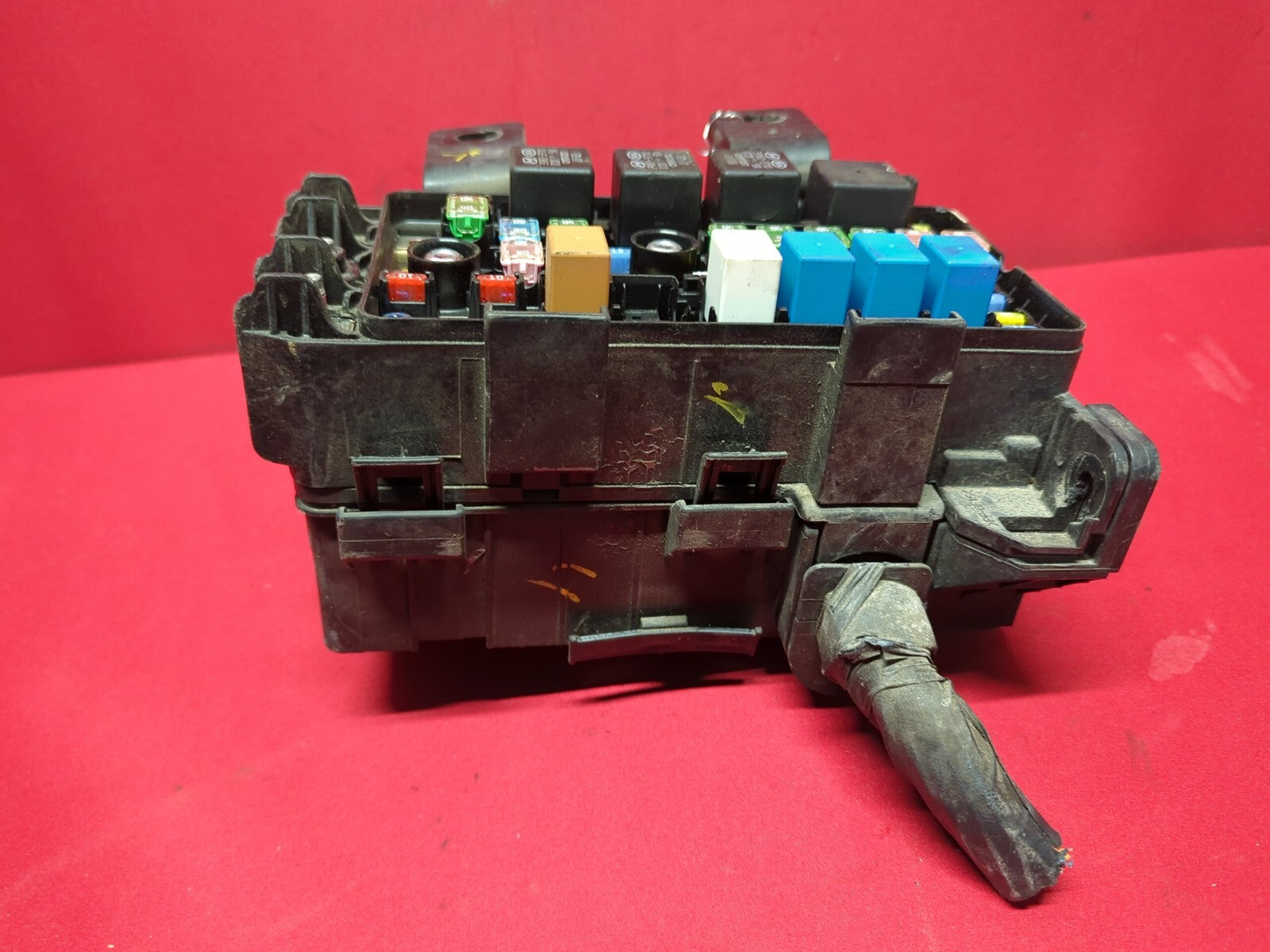 2009 2010 Hyundai Sonata 2.4L L4 A/T Engine Fuse Junction Block 91950-3K750