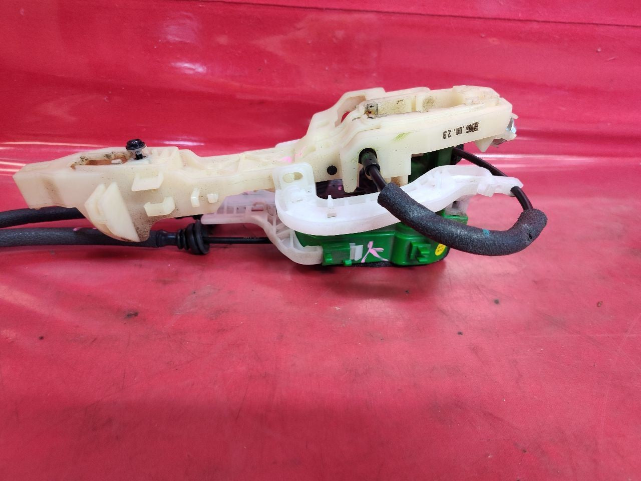 2016-2020 Kia Sorento FRONT RIGHT PASSENGER Door Latch Lock Actuator - 81k