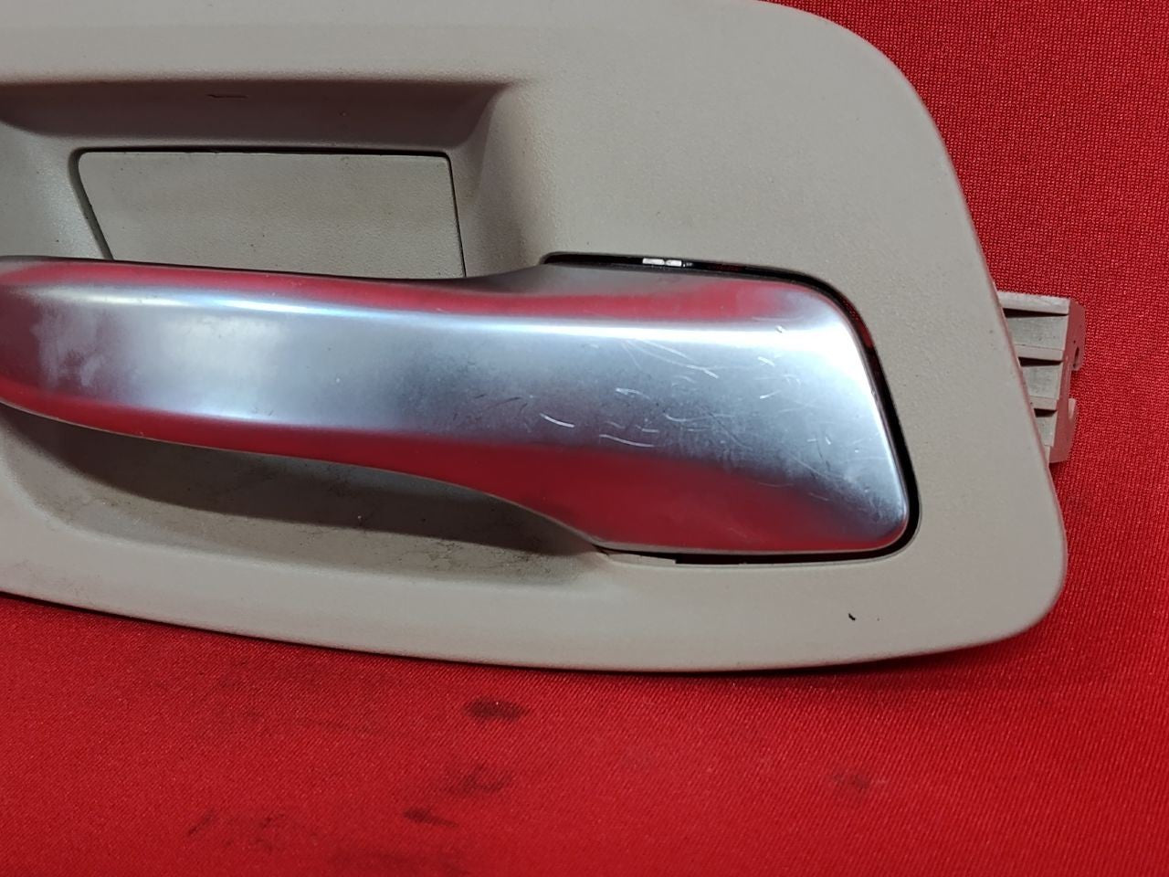 2011-2014 Chrysler 300 FRONT RIGHT PASSENGER Interior Door Handle Lt Frost Beige