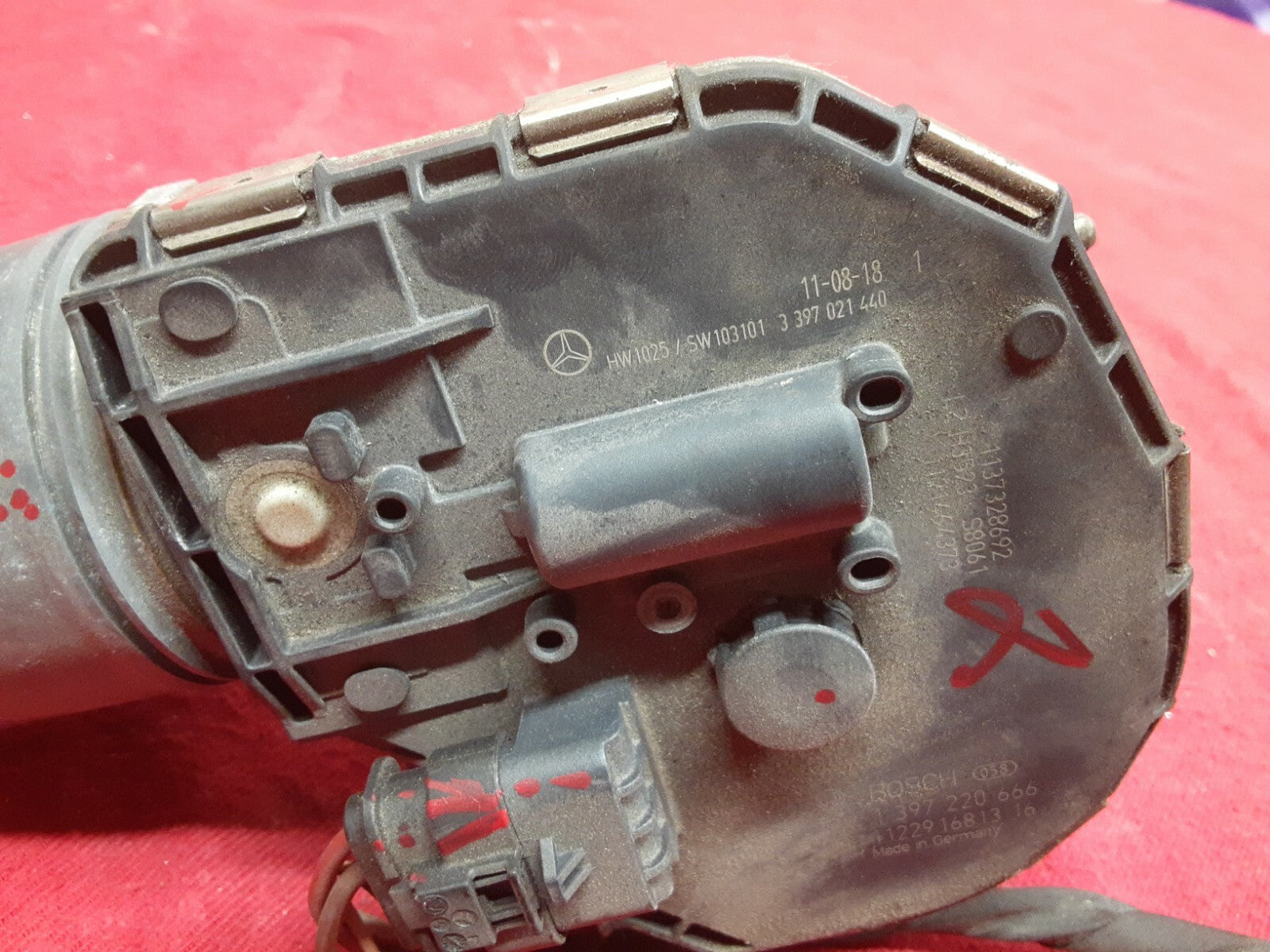 2008 - 2017 Mercedes C-Class E-Class Windshield Wiper Linkage Motor 