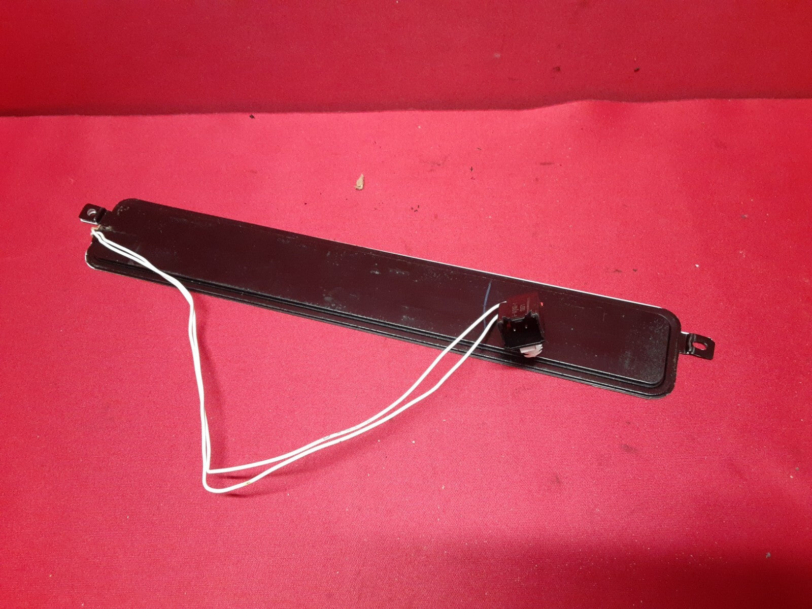 2010 - 2019 Lincoln MKT Scuff Plate Illumination Bar R/L Lighted CE9Z-14F010-A