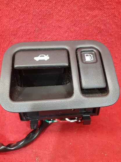 2004 - 2008 Nissan Maxima - Trunk / Gas Door Switch - In Driver Door