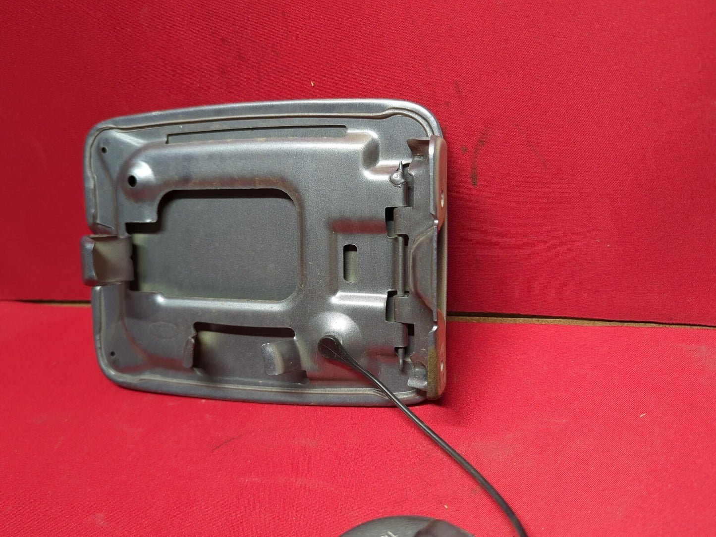 2003 - 2009 Fuel Filler Door Lid Flap w/ Cap 69511-3E110 - G7 - 	Alpine Gray
