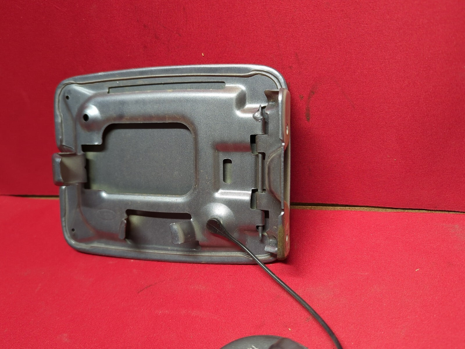 2003 - 2009 Fuel Filler Door Lid Flap w/ Cap 69511-3E110 - G7 - 	Alpine Gray