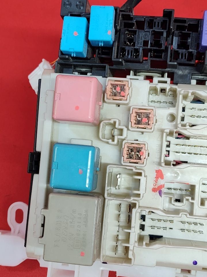 2006-2008 Toyota Rav4 Instrument Panel Dash Fuse Box Junction Block 82730-42050