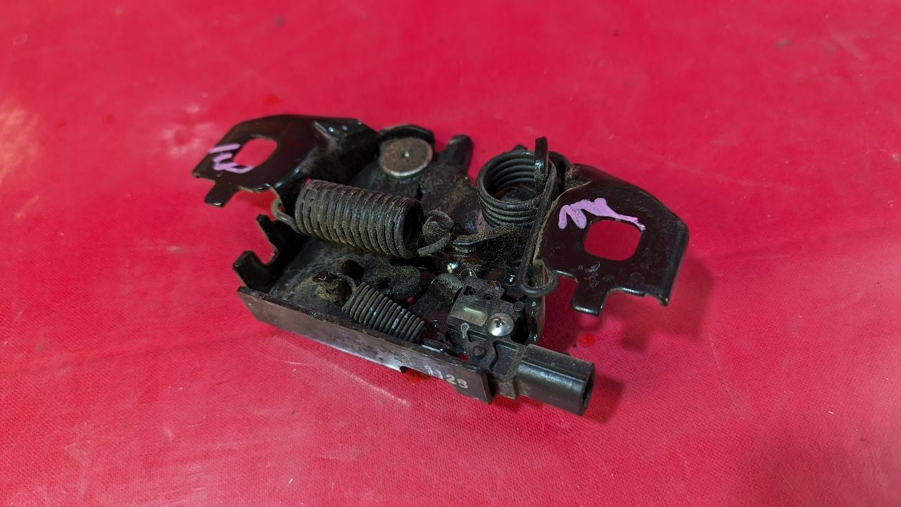 2022-2024 Mitsubishi Outlander Front Bonnet Hood Latch 5908A291 - 26k Miles