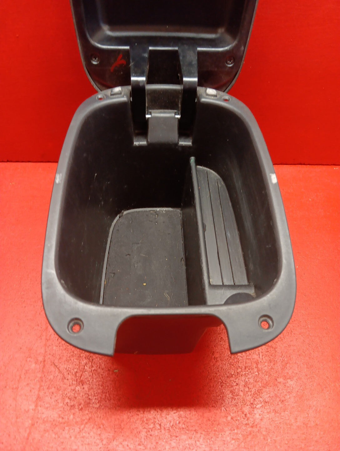 2010 - 2012 Kia Soul STORAGE CENTER CONSOLE ARMREST ARM REST LID