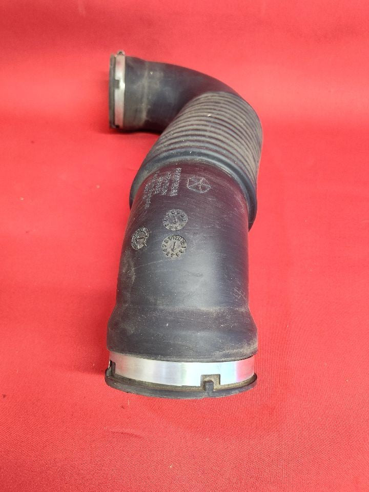 2013-2024 Dodge Ram Pickup 5.7L V8 Air Cleaner Box Intake Duct Tube 68090732AA 