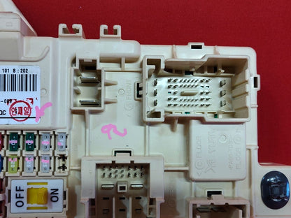 2016-2018 Kia Sorento Interior Cabin Fuse Box Junction Block 91950-C6550